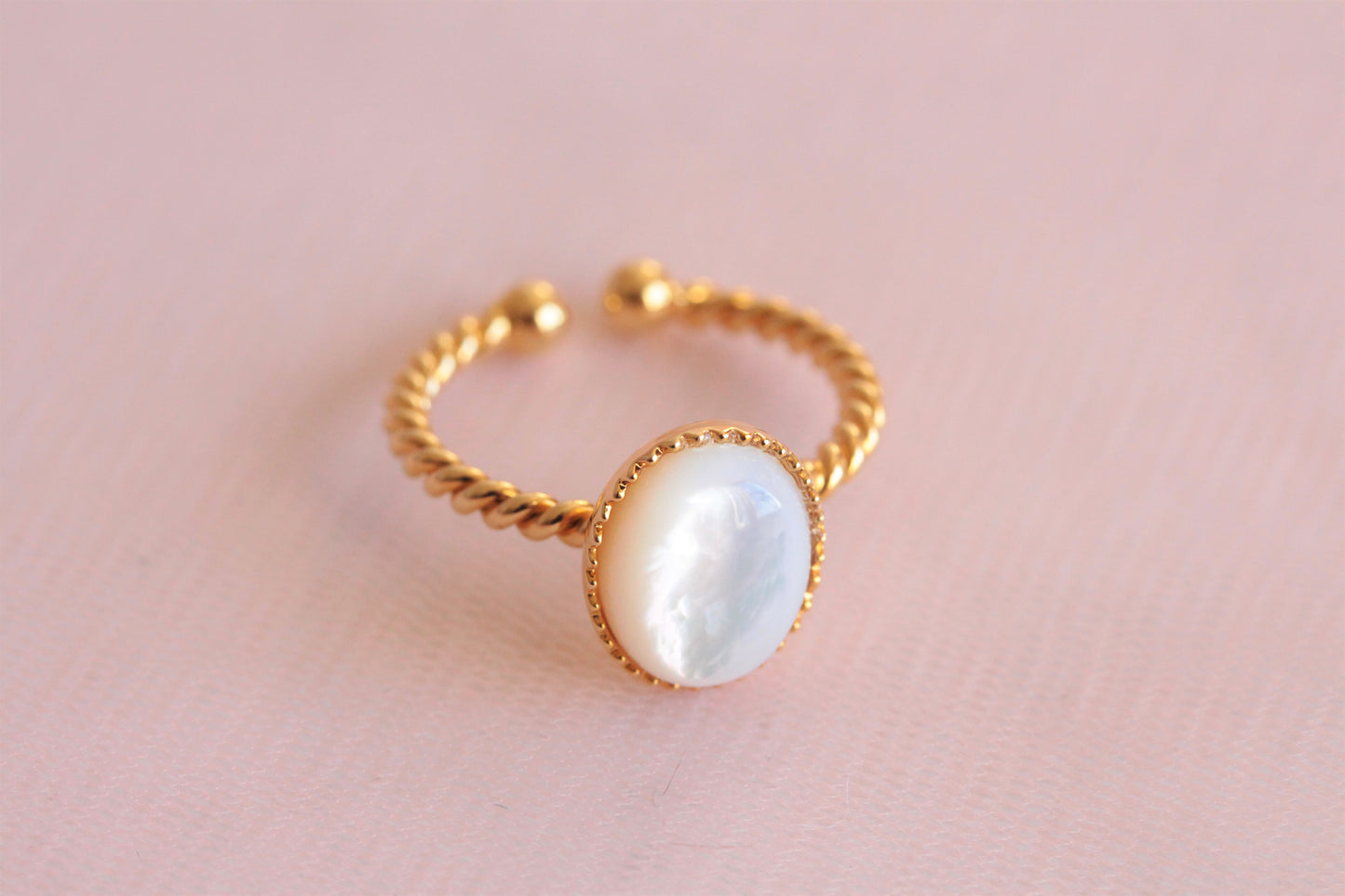 Copy of Openwork mother-of-pearl ring gilded with 24 carat fine gold Lorie