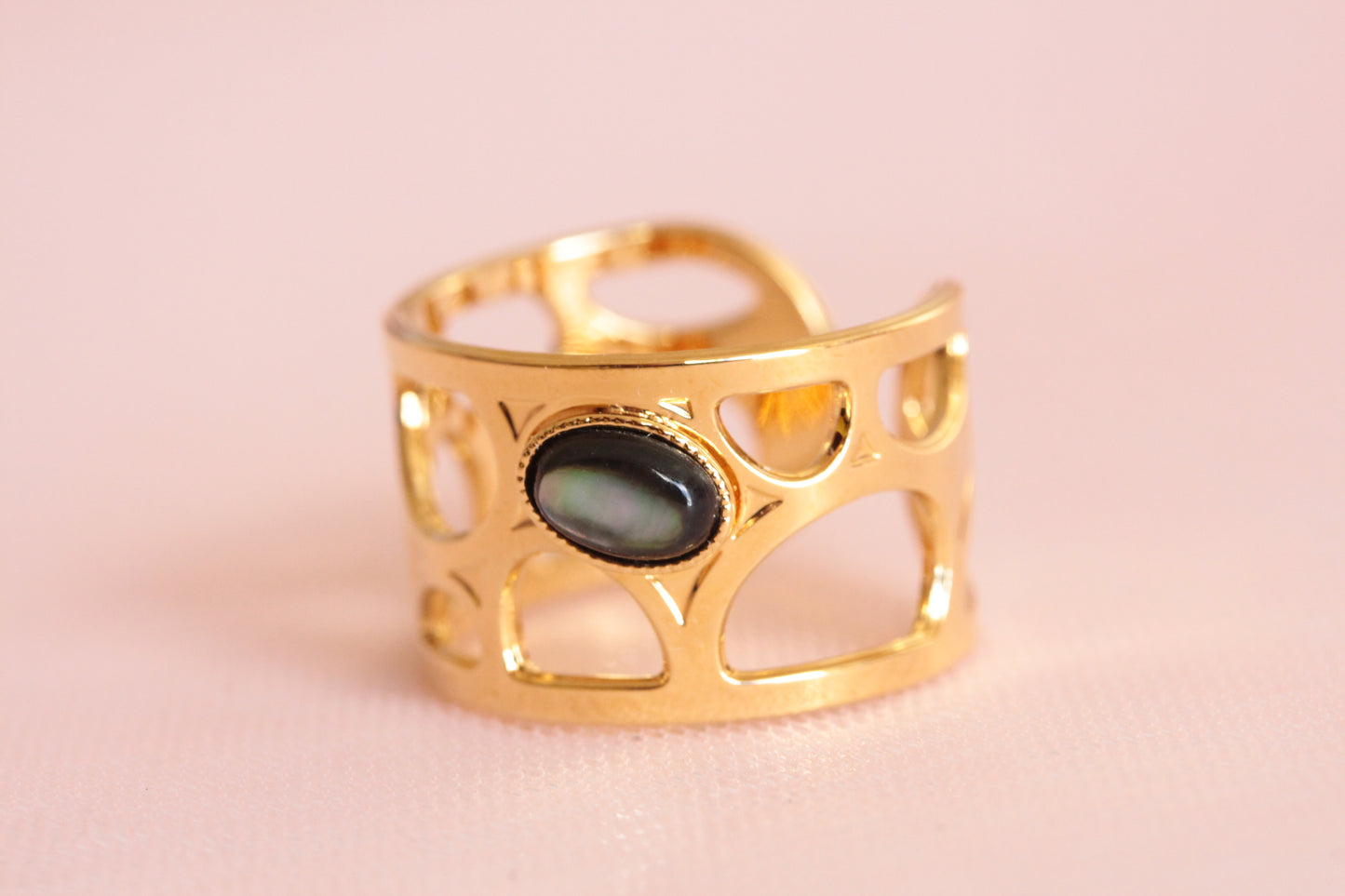 Copy of Openwork mother-of-pearl ring gilded with 24 carat fine gold Lorie