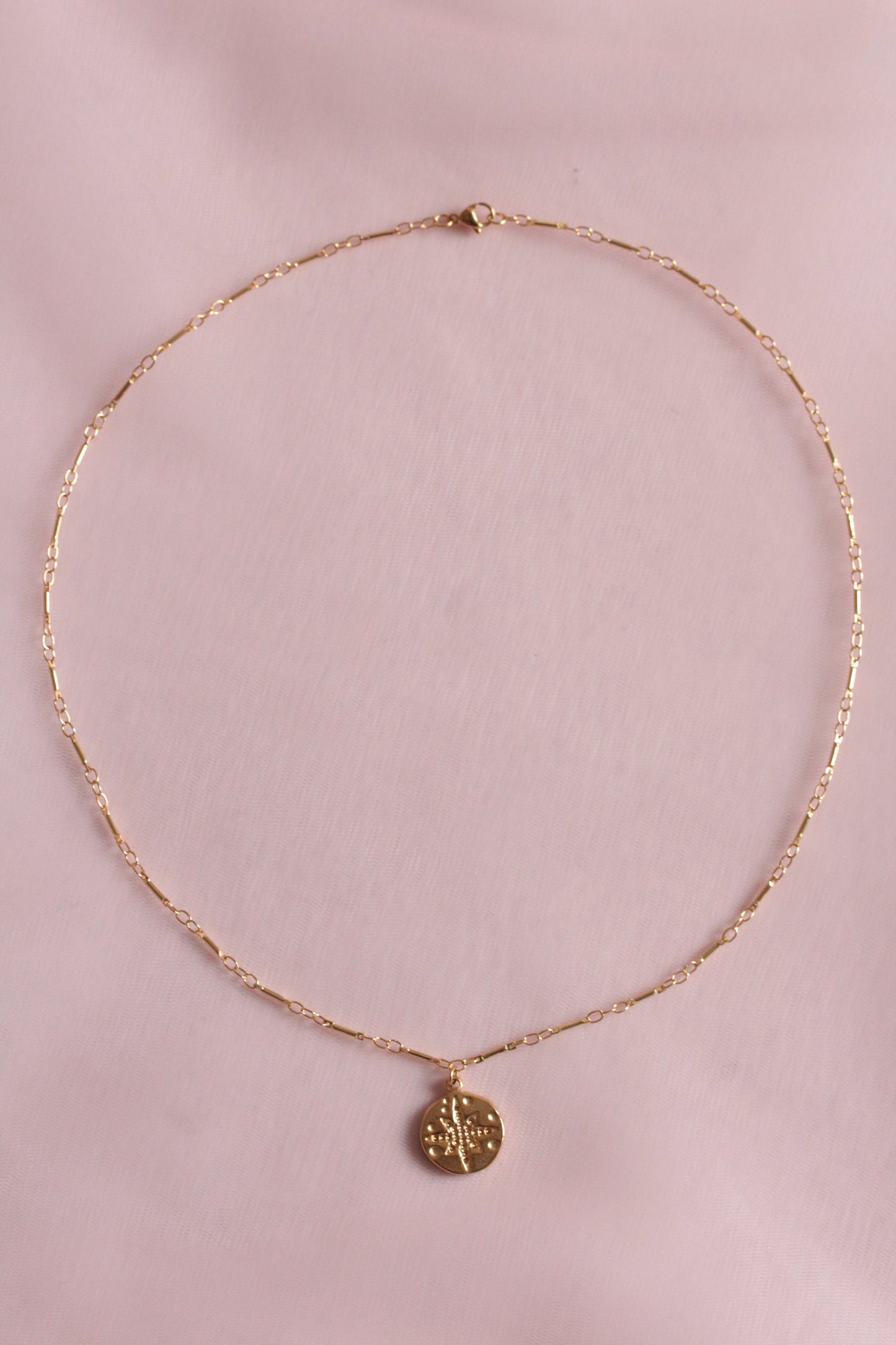 Gingko chain necklace and gold-plated flowers, brass chain gilded with fine gold Sylvia