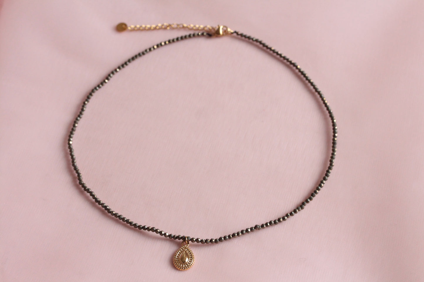 Gingko chain necklace and gold-plated flowers, brass chain gilded with fine gold Sylvia